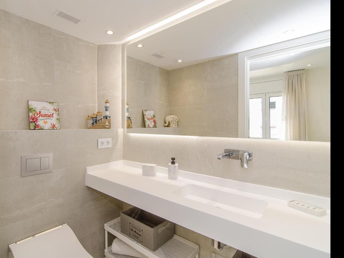Sitges Spaces Oasis Suites- 4 Bedroom, 4 Ensuite Bathrooms, Terrace, Pool, Sitges Centre Dış mekan fotoğraf