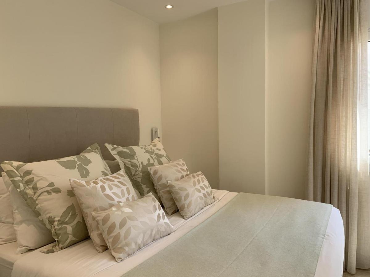 Sitges Spaces Oasis Suites- 4 Bedroom, 4 Ensuite Bathrooms, Terrace, Pool, Sitges Centre Dış mekan fotoğraf