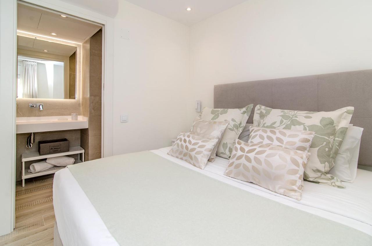Sitges Spaces Oasis Suites- 4 Bedroom, 4 Ensuite Bathrooms, Terrace, Pool, Sitges Centre Dış mekan fotoğraf