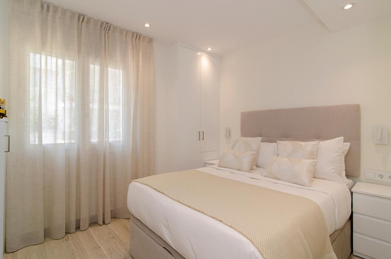 Sitges Spaces Oasis Suites- 4 Bedroom, 4 Ensuite Bathrooms, Terrace, Pool, Sitges Centre Dış mekan fotoğraf