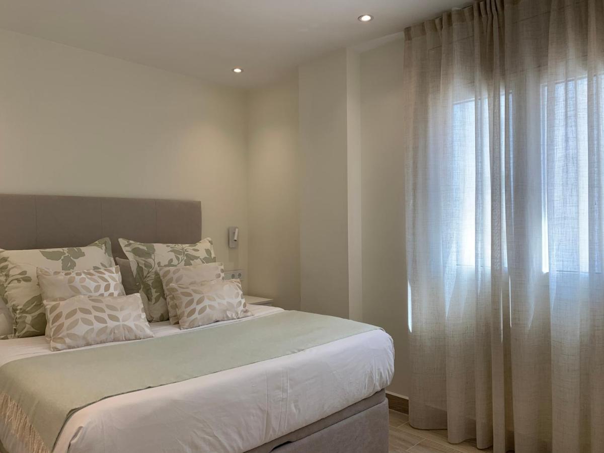 Sitges Spaces Oasis Suites- 4 Bedroom, 4 Ensuite Bathrooms, Terrace, Pool, Sitges Centre Dış mekan fotoğraf